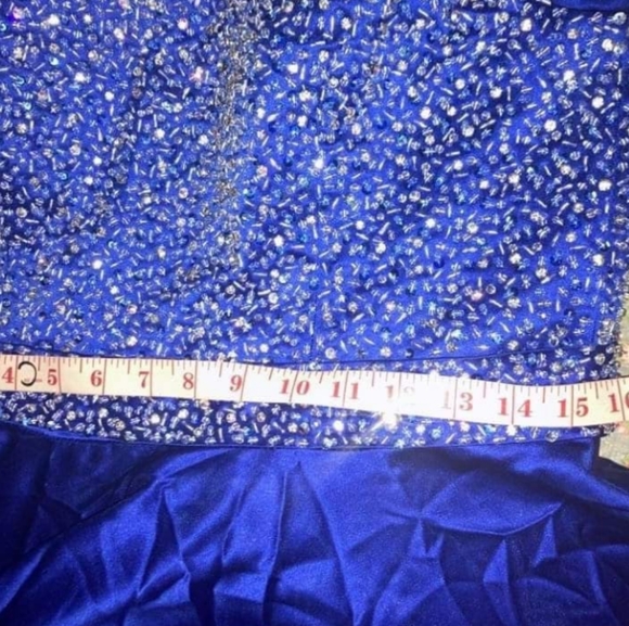 Stunning custom pageant gown - Picture 3 of 4